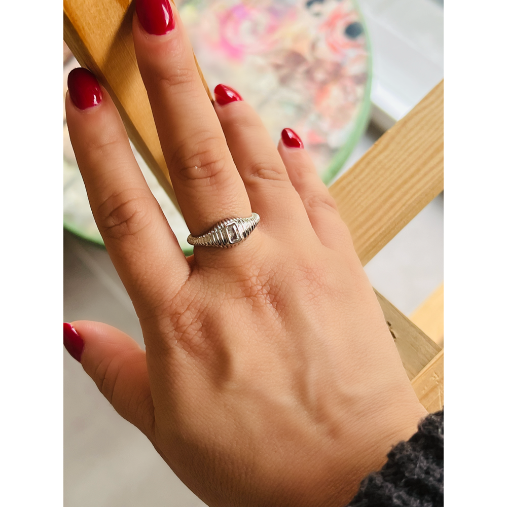 AYARLANABİLİR GÜMÜŞ RENK KARE TAŞ DİLİMLİ YÜZÜK ACR0032