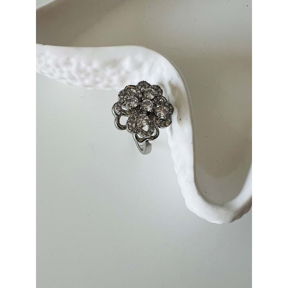 AYARLANABİLİR GÜMÜŞ RENK DÖNEBİLEN 4 KALPLİ TAŞLI YONCA ÇELİK YÜZÜK ACR0127