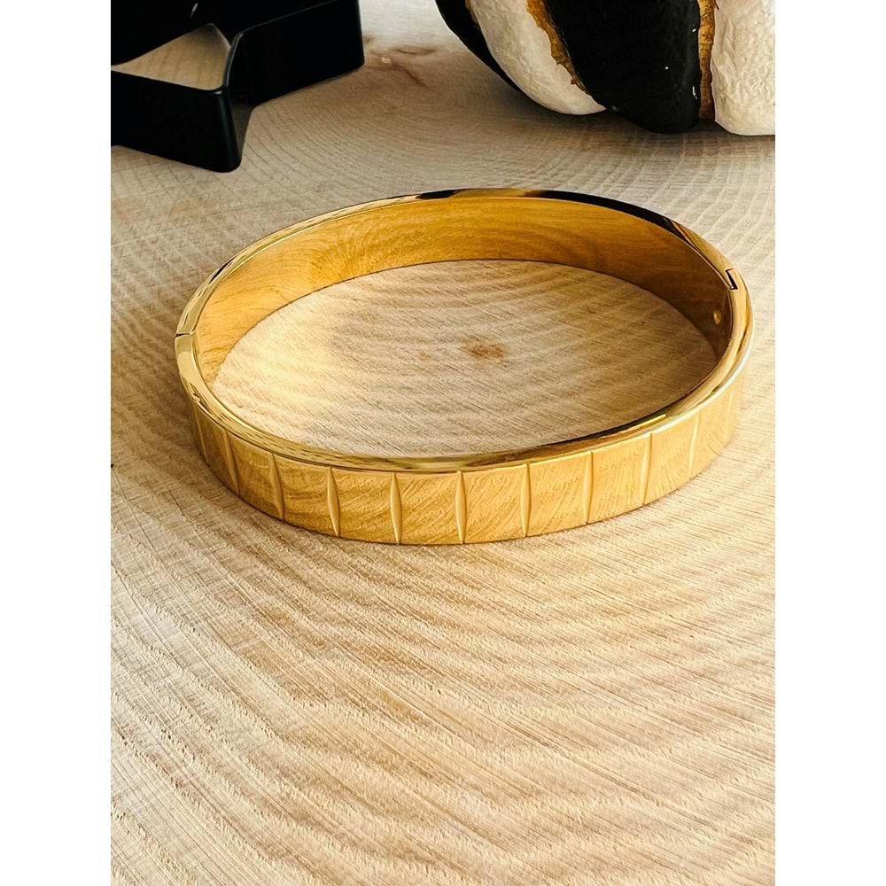 GOLD RENK KARE DESEN ÇELİK KELEPÇE ACR0219