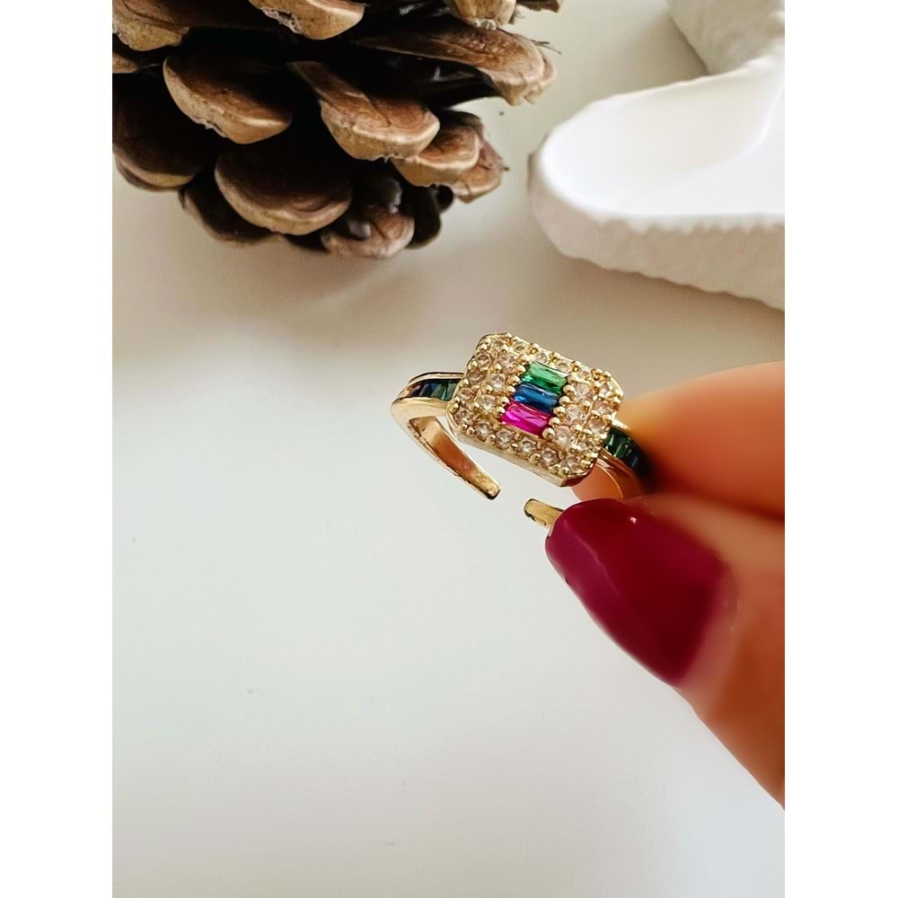 AYARLANABİLİR RENKLİ BAGET TAŞLI YÜZÜK GOLD RENK ACR1808