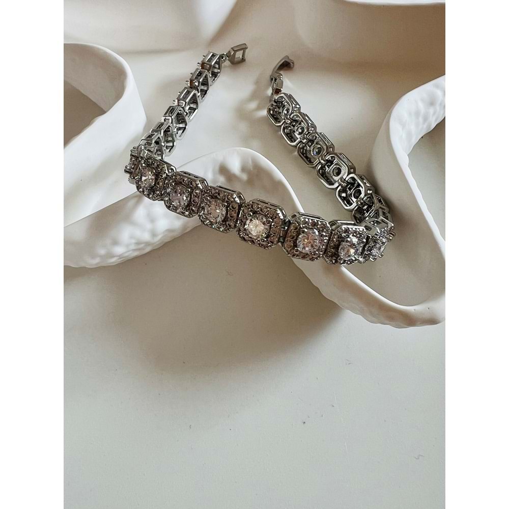 ÇELİK KARE TAŞLI SUYOLU BİLEKLİK 18 CM GÜMÜŞ RENK ACR2272