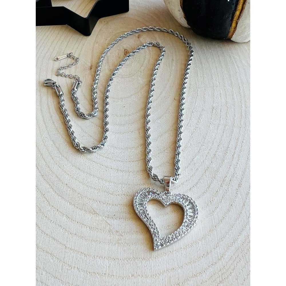 GÜMÜŞ RENK BAGET TAŞLI KALP ÇELİK KOLYE 60+6 CM ACR5260