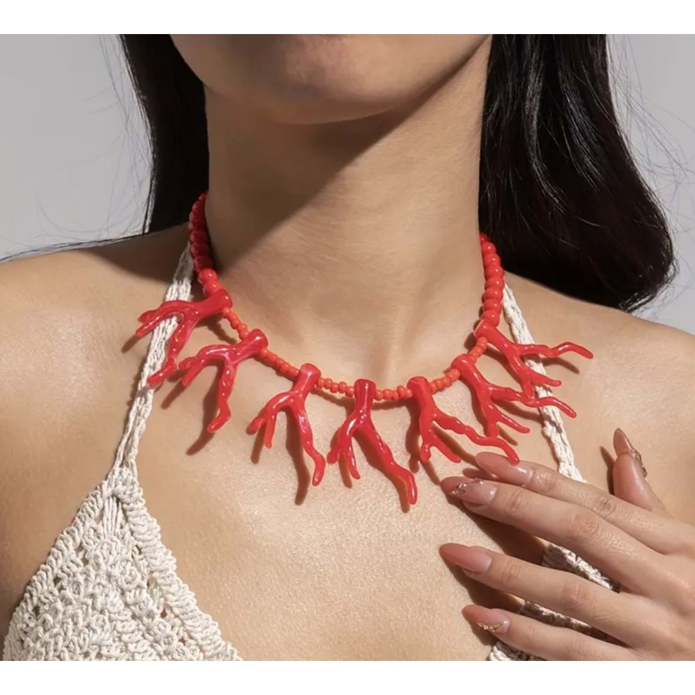 BOHO TARZI PÜSKÜLLÜ KIRMIZI MERCAN KOLYE ACR5832