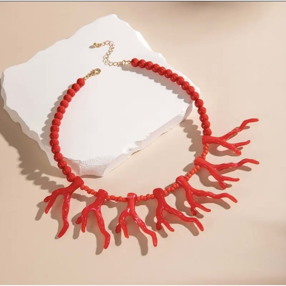 BOHO TARZI PÜSKÜLLÜ KIRMIZI MERCAN KOLYE ACR5832
