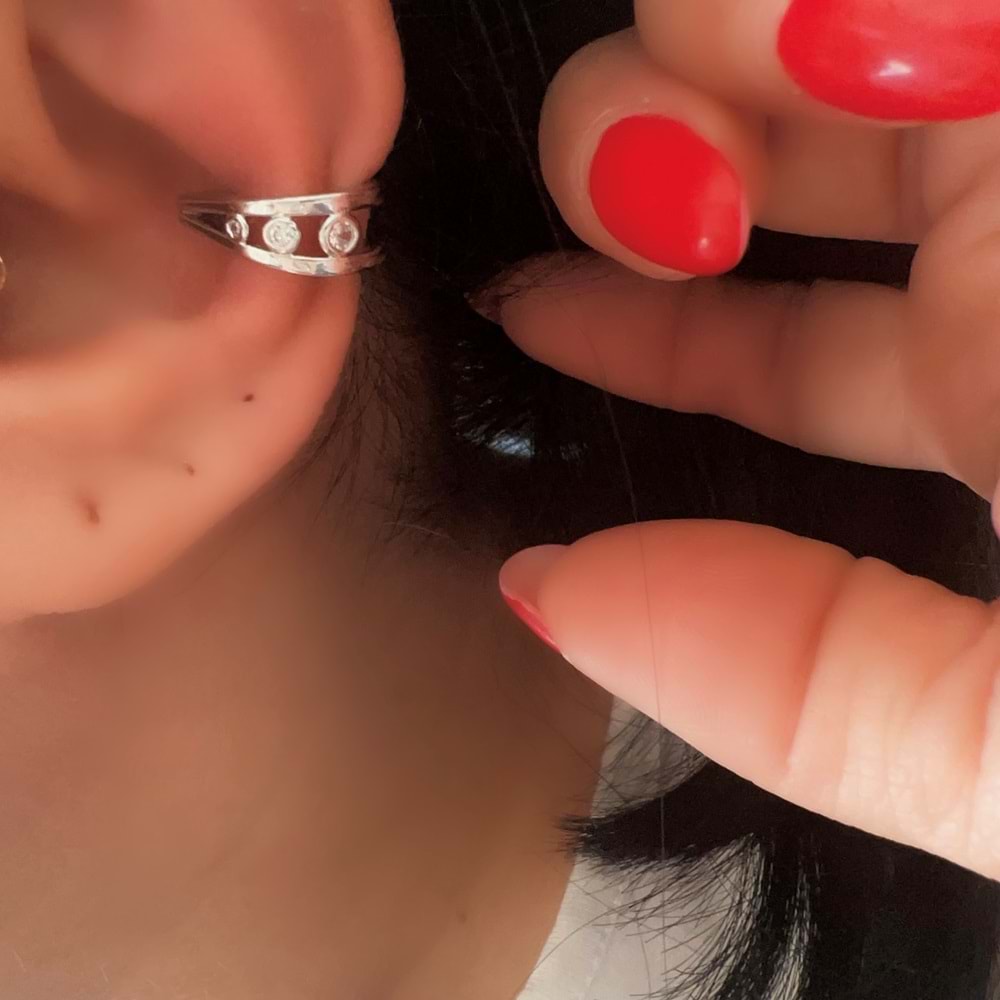 ÜÇ TAŞLI KIKIRDAK (ERACUFF) KÜPE-GÜMÜŞ RENK ACR7949