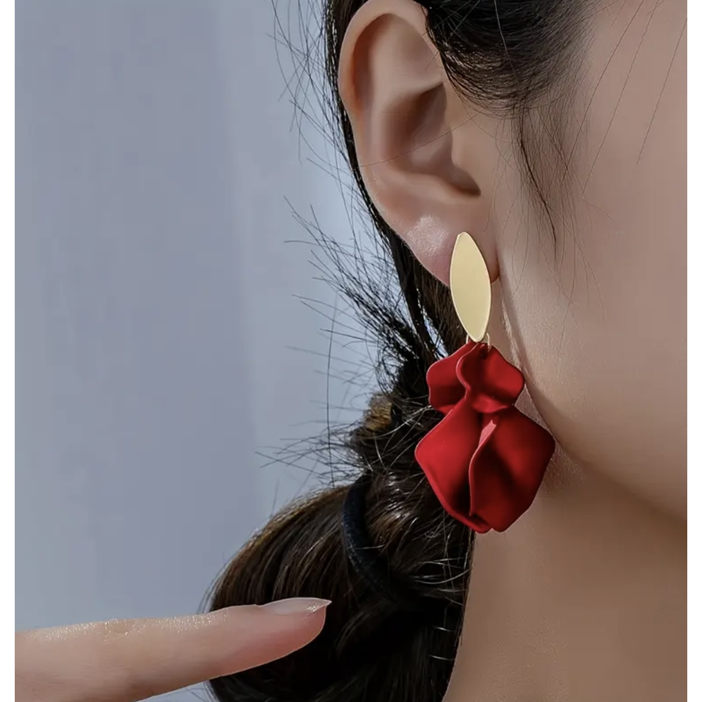 KIRMIZI RENK GÜL YAPRAK KÜPE ACR8215