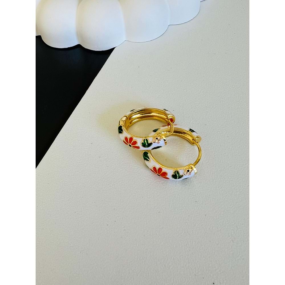 BEYAZ MİNELİ-ÇİÇEKLİ HALKA KÜPE ACR8795
