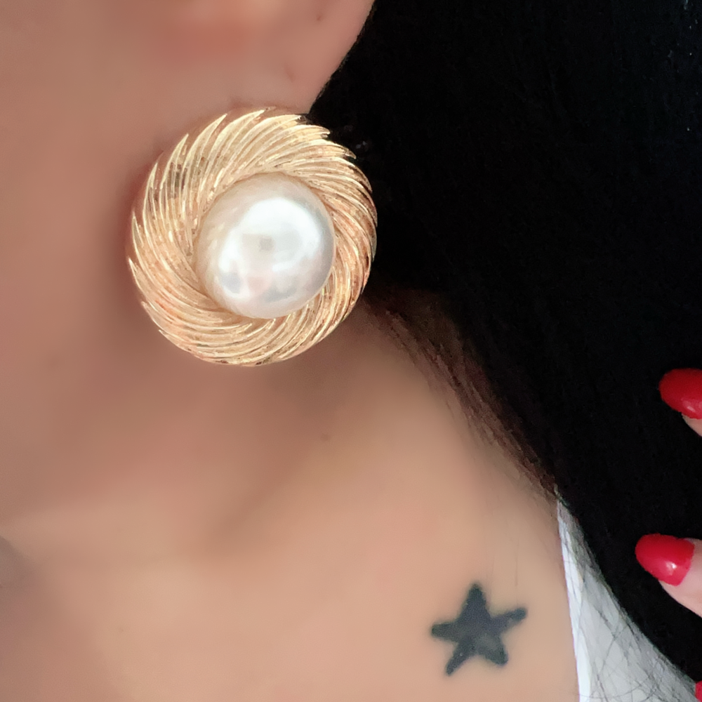 ÖZEL SERİ YUVARLAK İNCİ KÜPE-GOLD RENK ACR9096