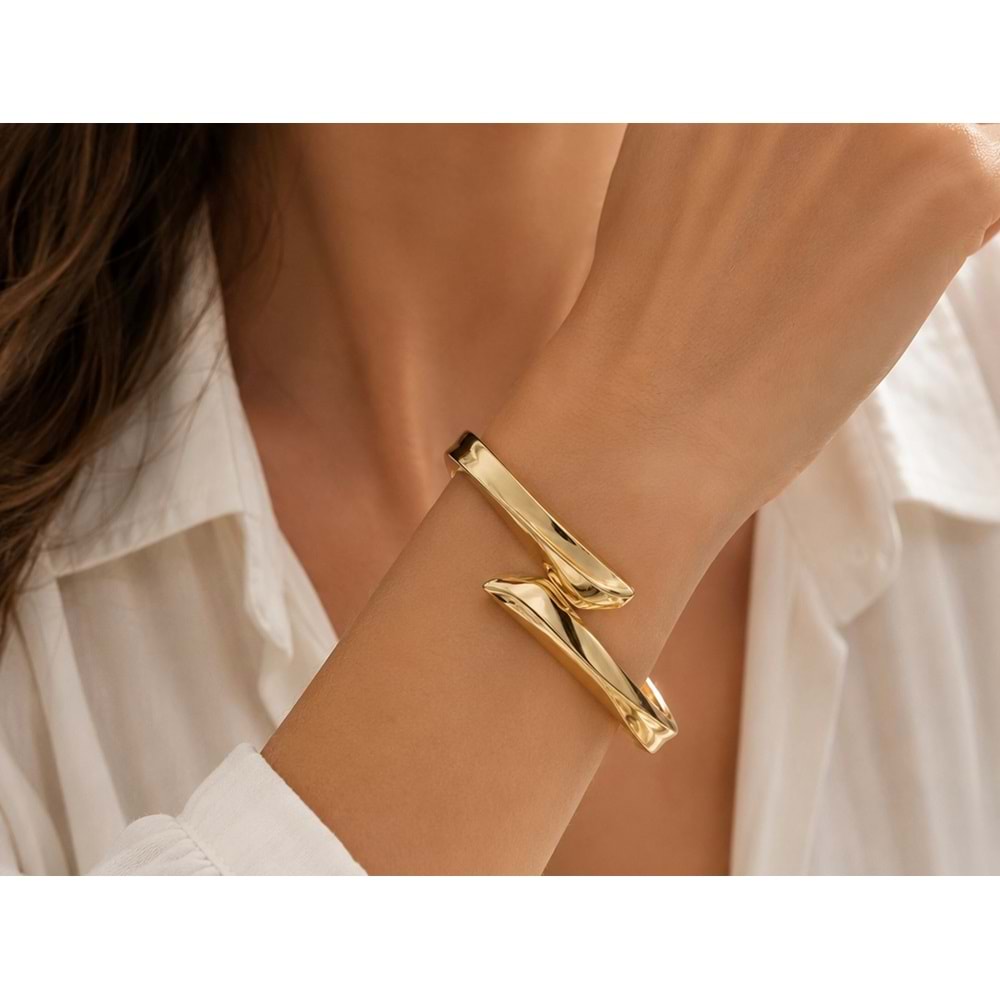 KENARLARI KIVRIMLI, GOLD RENK ASİMETRİK, SPİRAL KELEPÇE ACR9801-2