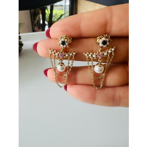 XUPING 14K GOLD RENK, ÜZERİNDE LACİVERT, PEMBE TAŞ BULUNAN, ZİNCİR SALLANTILI, İNCİLİ KÜPE ACR0098