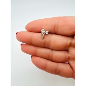 ÇELİK ARKADAN VİDALI TAŞLI SALLANTILI FİYONK TRAGUS-HELIX PIERCING 6 MM GÜMÜŞ RENK ACR2170