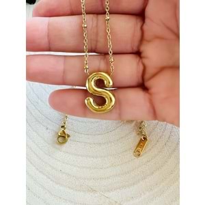 GOLD RENK S HARF ÇELİK BALON KOLYE ACR5628