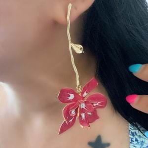MARKA MODEL SALLANTILI PEMBE ÇİÇEK KÜPE-GOLD ACR5977