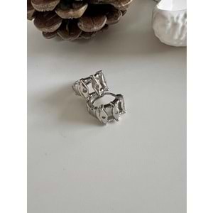 XUPING TAŞLI, GÖZ DETAYLI MİNİMAL HALKA KÜPE-GÜMÜŞ RENK ACR7842