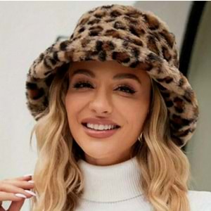 AYARLANABİLİR ÇEKME, KAPATMA İPİ İLE YUMUŞAK LEOPAR DESENLİ ŞAPKA ACR7922