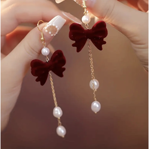 VİNTAGE KADİFE, BORDO RENK, İNCİ SALLANTILI FİYONK KÜPE ACR8212