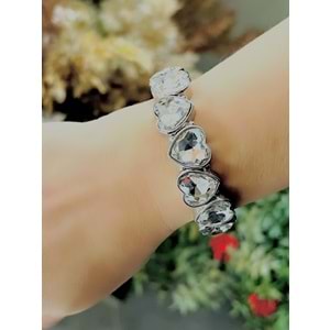 GÜMÜŞ RENK KRİSTAL TAŞLI, LASTİKLİ KALP BİLEKLİK ACR8626