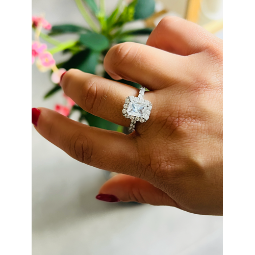 AYARLANABİLİR GÜMÜŞ RENK BAGET TAŞLI YÜZÜK ACR0138