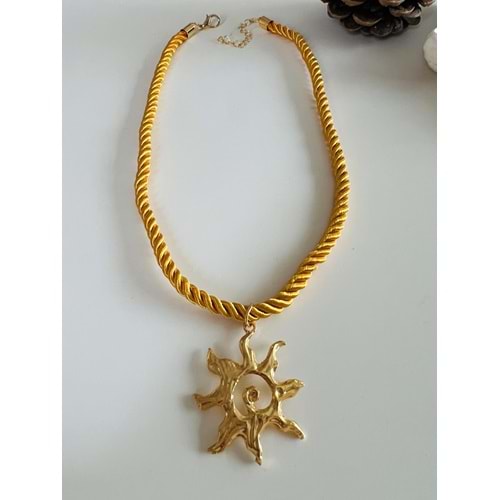 SARI İPLİ GÜNEŞ KOLYE ACR8255