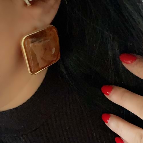 KAHVERENGİ RENK KARE KÜPE ACR8583