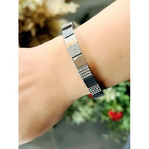 GÜMÜŞ RENK KARE TAŞLI LASTİKLİ BİLEKLİK ACR8613