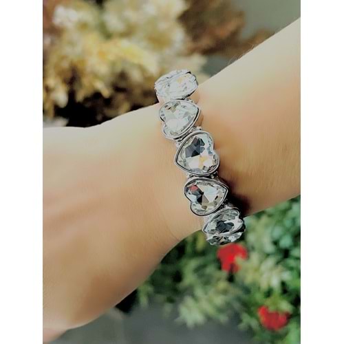 GÜMÜŞ RENK KRİSTAL TAŞLI, LASTİKLİ KALP BİLEKLİK ACR8626