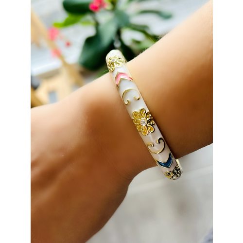 ÖZEL SERİ BEYAZ MİNELİ, ÇİÇEK DESENLİ KELEPÇE ACR8706