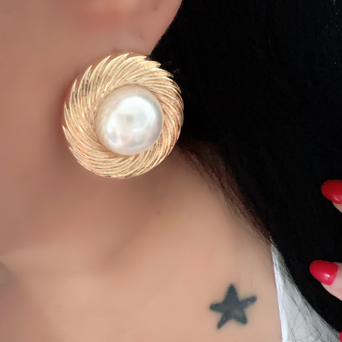 ÖZEL SERİ YUVARLAK İNCİ KÜPE-GOLD RENK ACR9096