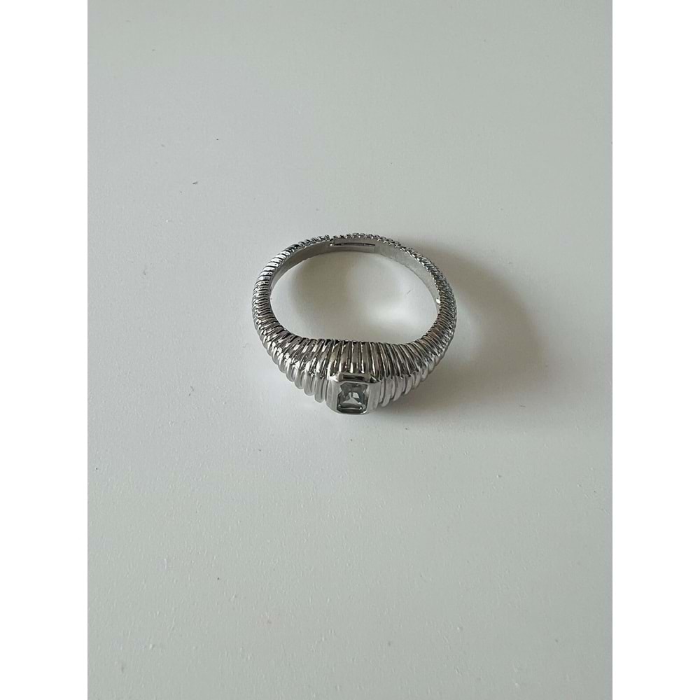 AYARLANABİLİR GÜMÜŞ RENK KARE TAŞ DİLİMLİ YÜZÜK ACR0032