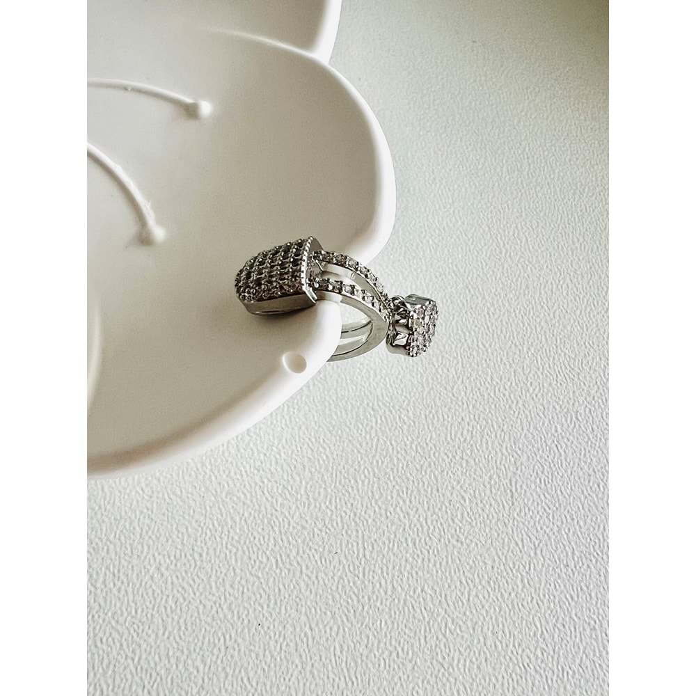 KIKIRDAK, YONCA SALLANTILI KISTIRMALI KÜPE GÜMÜŞ RENK ACR1671