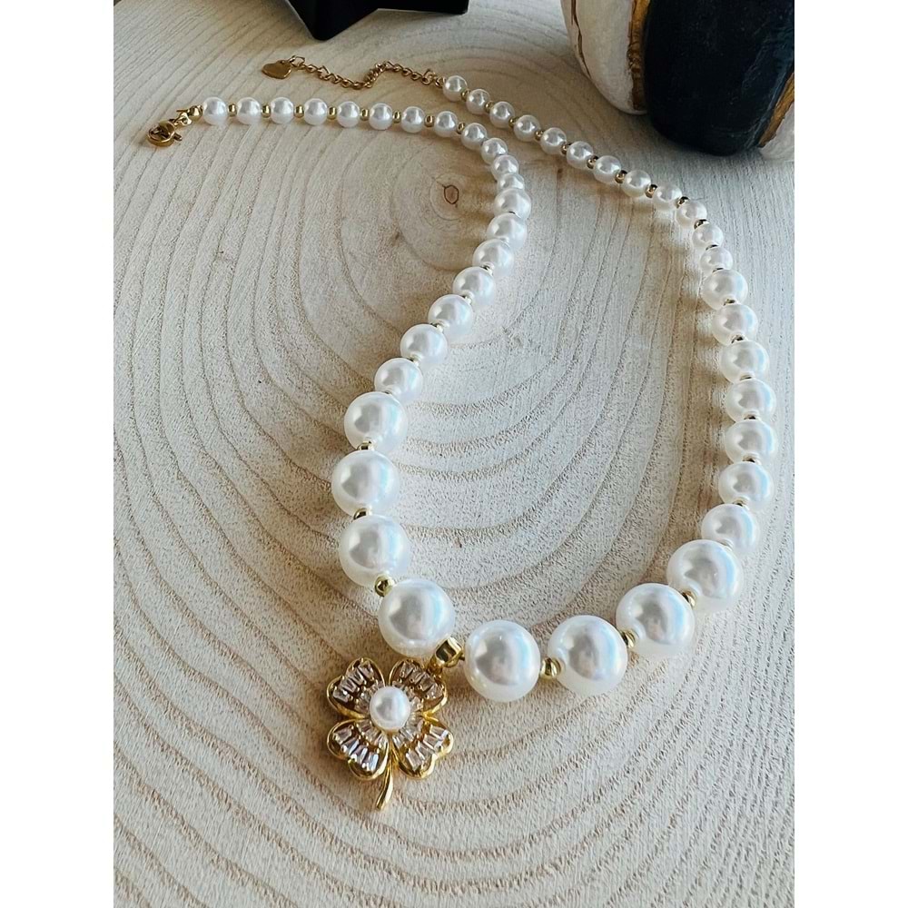 GOLD RENK ÇİÇEK DETAYLI İNCİ ÇELİK KOLYE 43+6 CM ACR4891